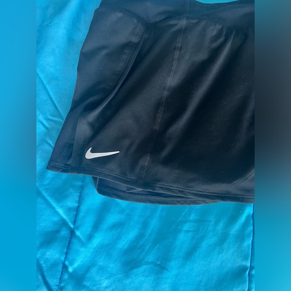 Nike women’s black Nike tennis skirt with white Nike swoosh - Picture 2 of 7